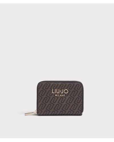 Cartera pequeña Liu Jo marrón oscuro con monograma LJ negro y logo dorado, de frente