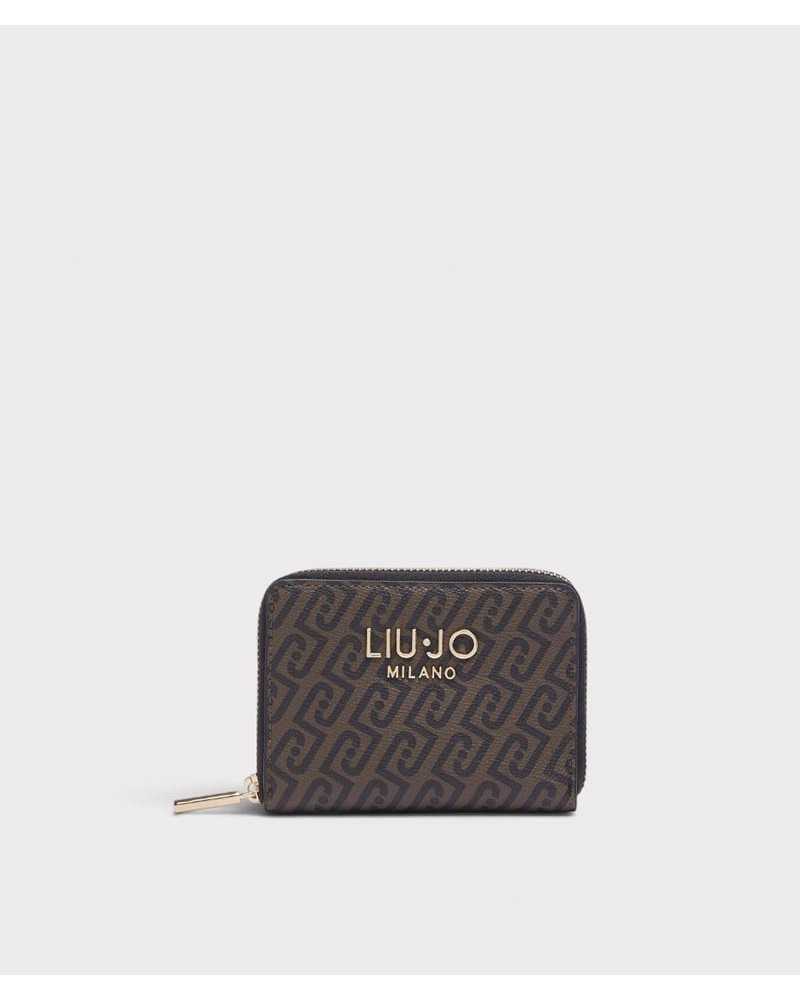 Cartera pequeña Liu Jo marrón oscuro con monograma LJ negro y logo dorado, de frente Cartera pequeña Liu Jo marrón oscuro con monograma LJ negro y logo dorado, de frente