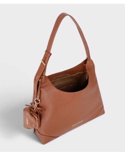 Bolso Northa color cuero abierto, con cremallera dorada y bolsillo interior
