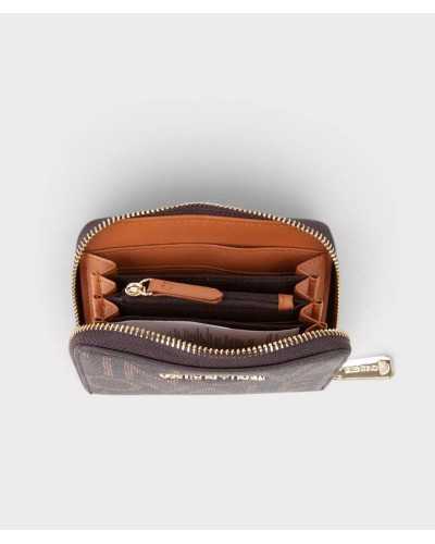 Cartera Regina marrón abierta, interior color cuero con departamentos de fuelle y monedero con cremallera