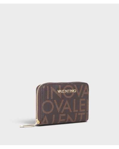Cartera Regina de Valentino Bags marrón chocolate en tres cuartos, con cremallera dorada