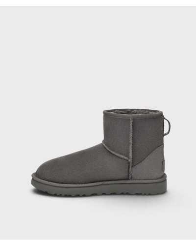 Lado interior de la bota UGG Classic Mini II gris