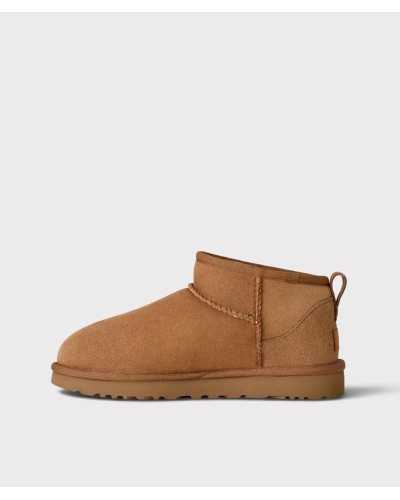 Lado interior de la bota UGG Classic Ultra Mini camel